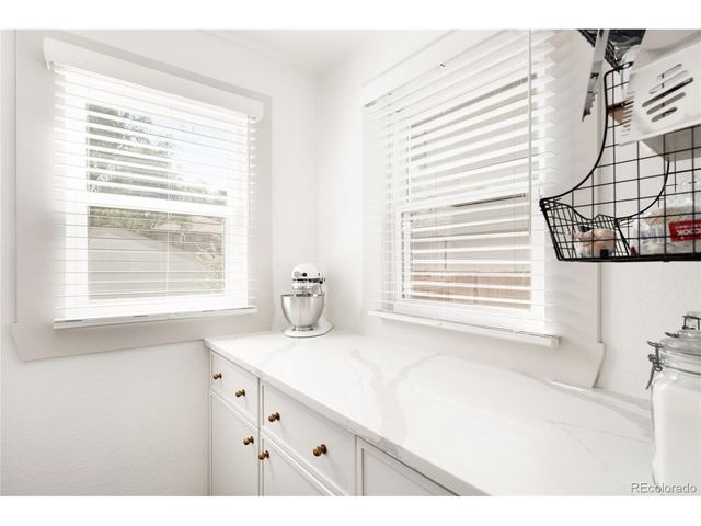 2068 Jasmine St, Denver, CO 80207