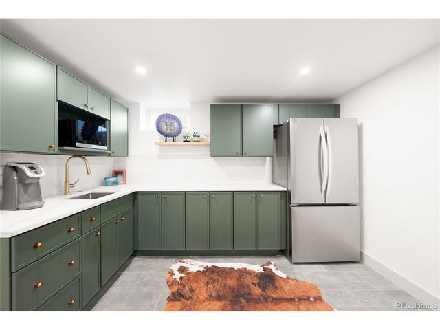 2068 Jasmine St, Denver, CO 80207