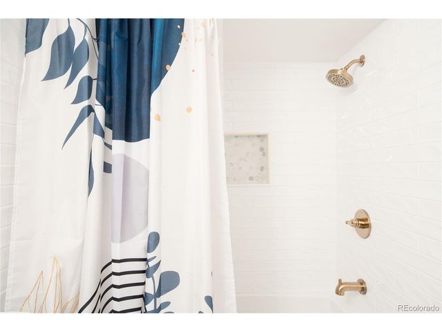 2068 Jasmine St, Denver, CO 80207