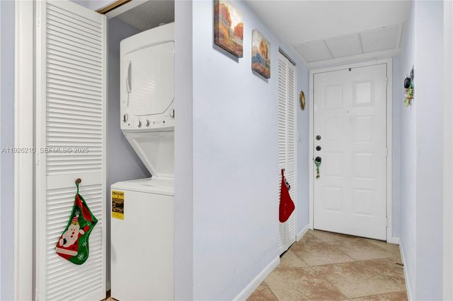 3050 NW 42nd Ave C406, Coconut Creek, FL 33066