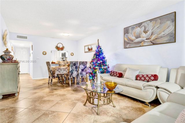 3050 NW 42nd Ave C406, Coconut Creek, FL 33066