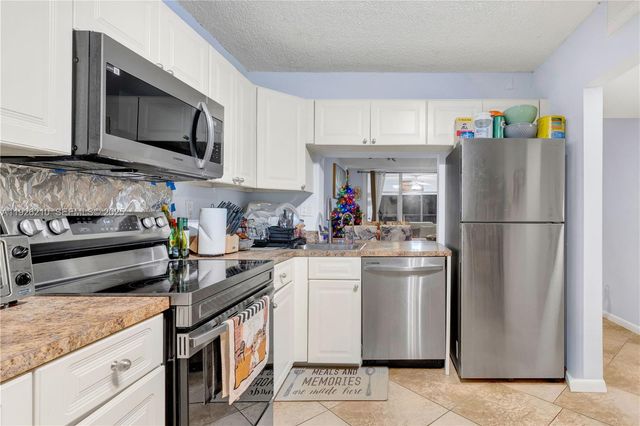 3050 NW 42nd Ave C406, Coconut Creek, FL 33066