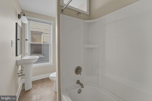 323 MARKET ST, Gloucester City, NJ 08030