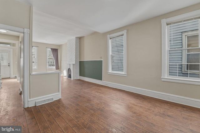323 MARKET ST, Gloucester City, NJ 08030