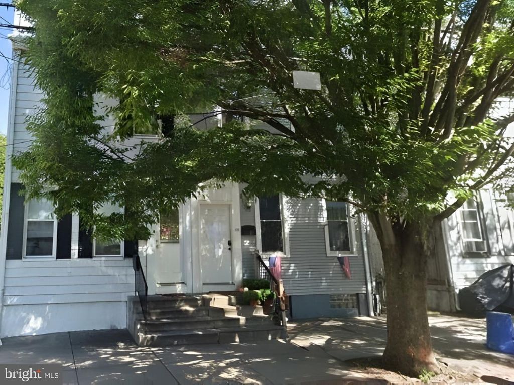 323 MARKET ST, Gloucester City, NJ 08030