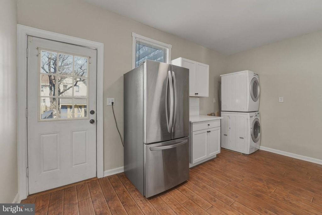 Image 11 of property listing at 323 MARKET ST, Gloucester City, NJ 08030