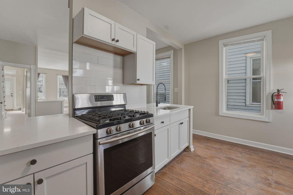 Image 12 of property listing at 323 MARKET ST, Gloucester City, NJ 08030