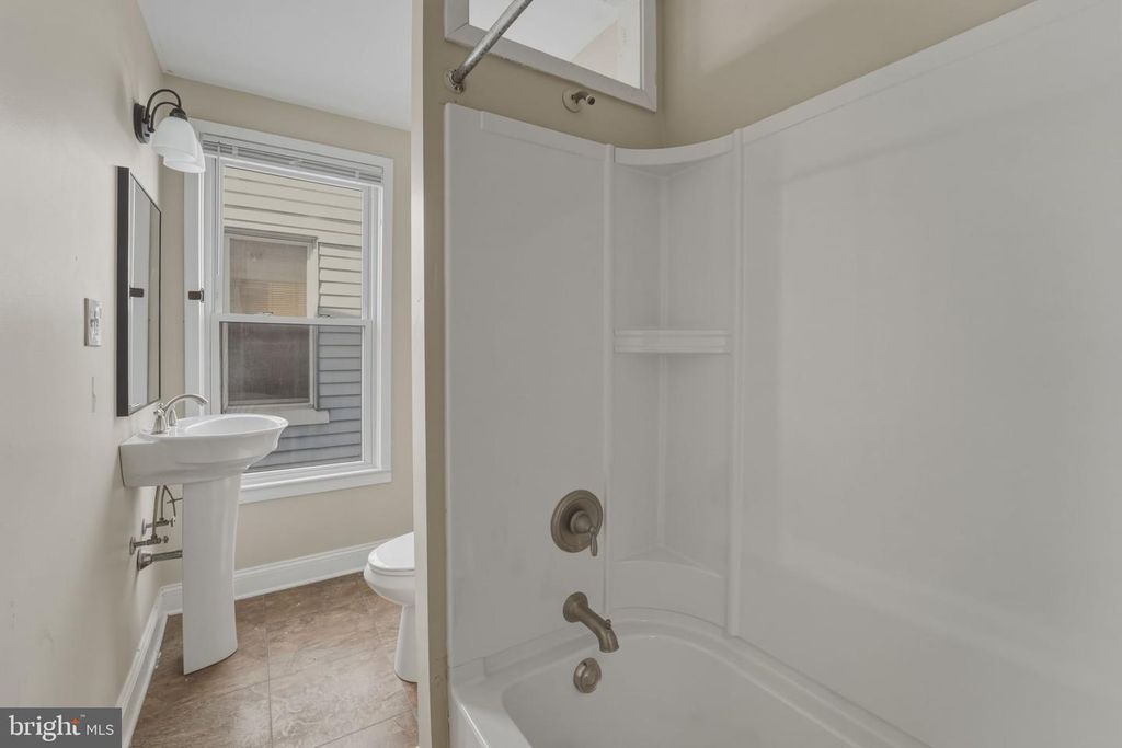 Image 19 of property listing at 323 MARKET ST, Gloucester City, NJ 08030