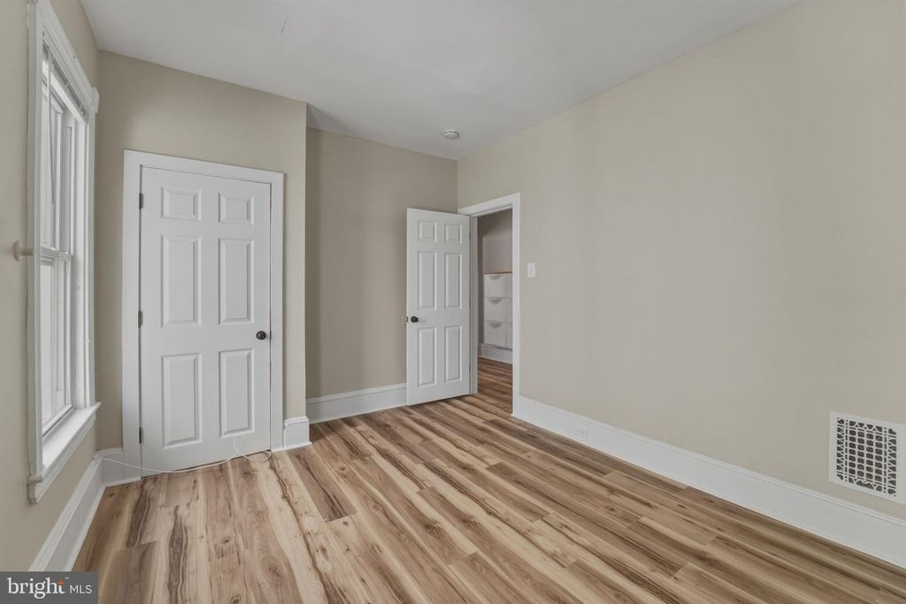 Image 23 of property listing at 323 MARKET ST, Gloucester City, NJ 08030