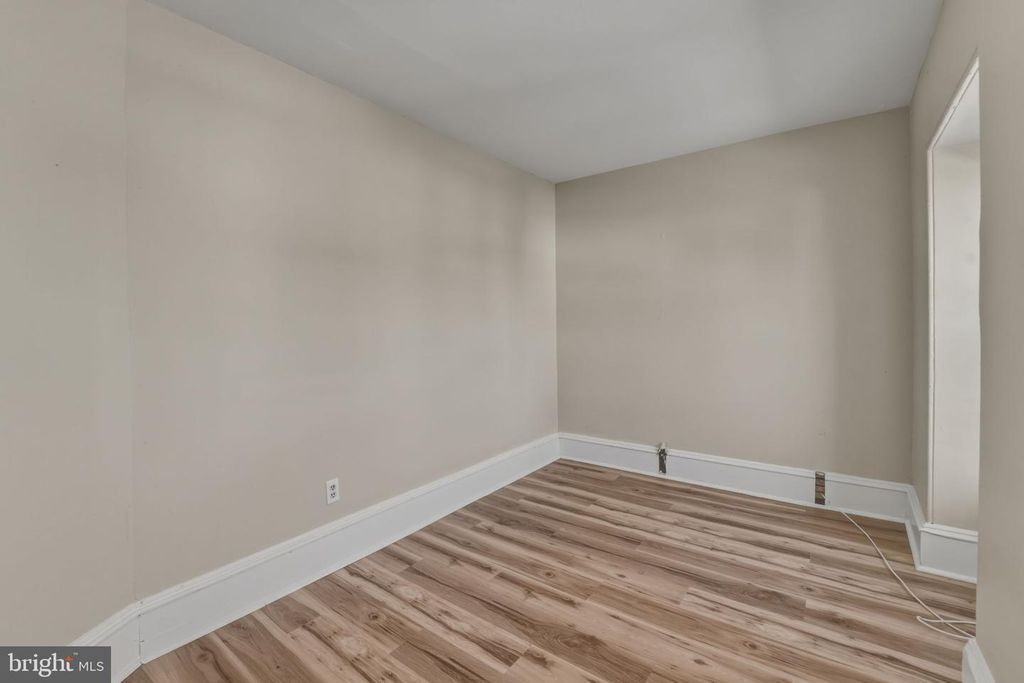 Image 29 of property listing at 323 MARKET ST, Gloucester City, NJ 08030