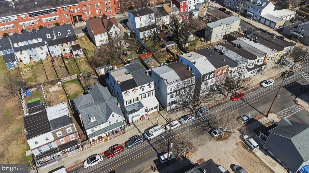 Image 3 of property listing at 323 MARKET ST, Gloucester City, NJ 08030