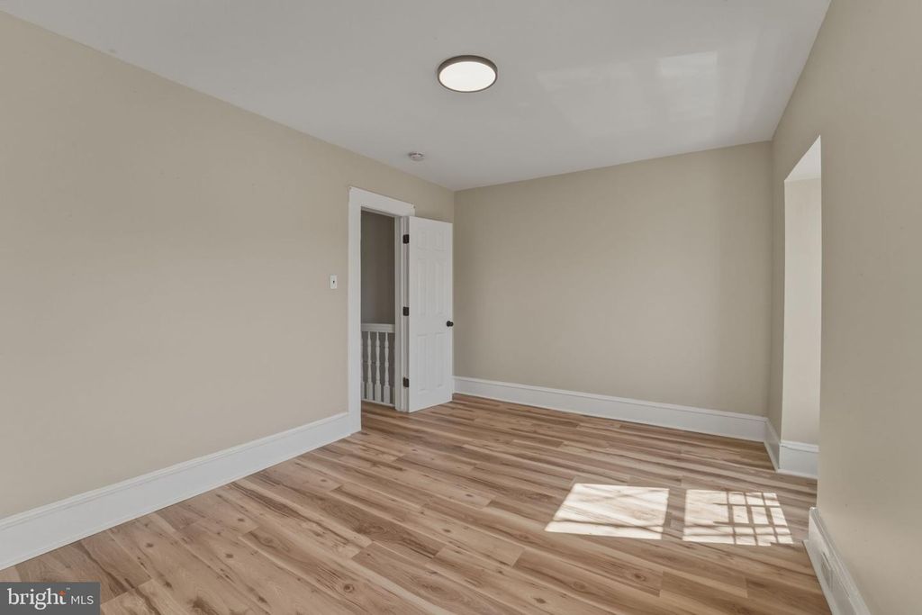 Image 38 of property listing at 323 MARKET ST, Gloucester City, NJ 08030