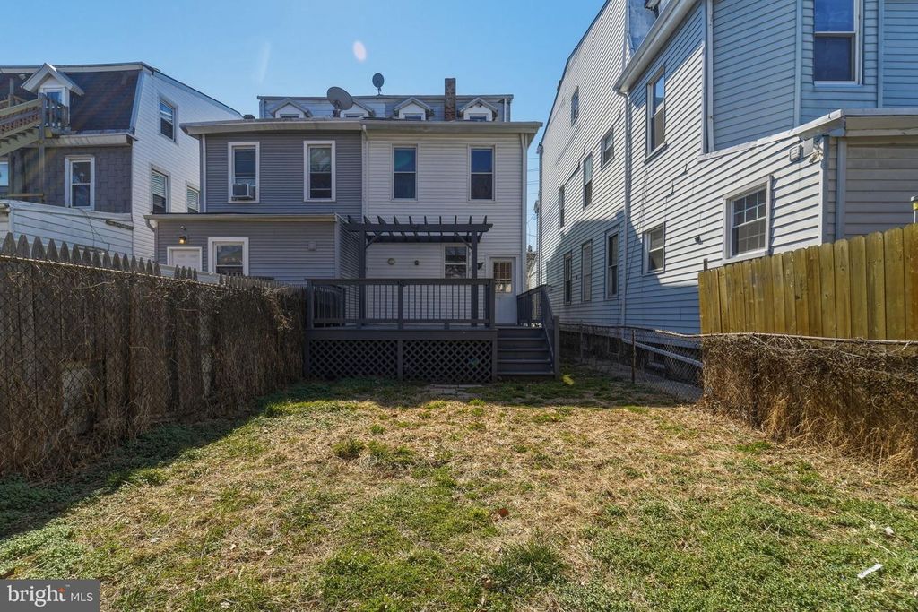 Image 43 of property listing at 323 MARKET ST, Gloucester City, NJ 08030