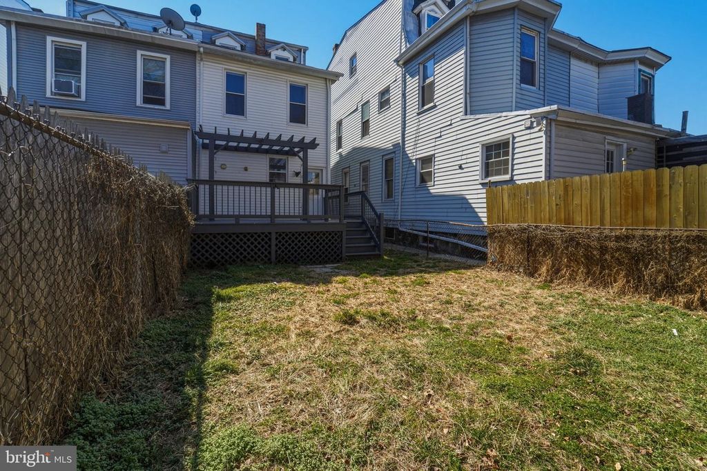 Image 44 of property listing at 323 MARKET ST, Gloucester City, NJ 08030