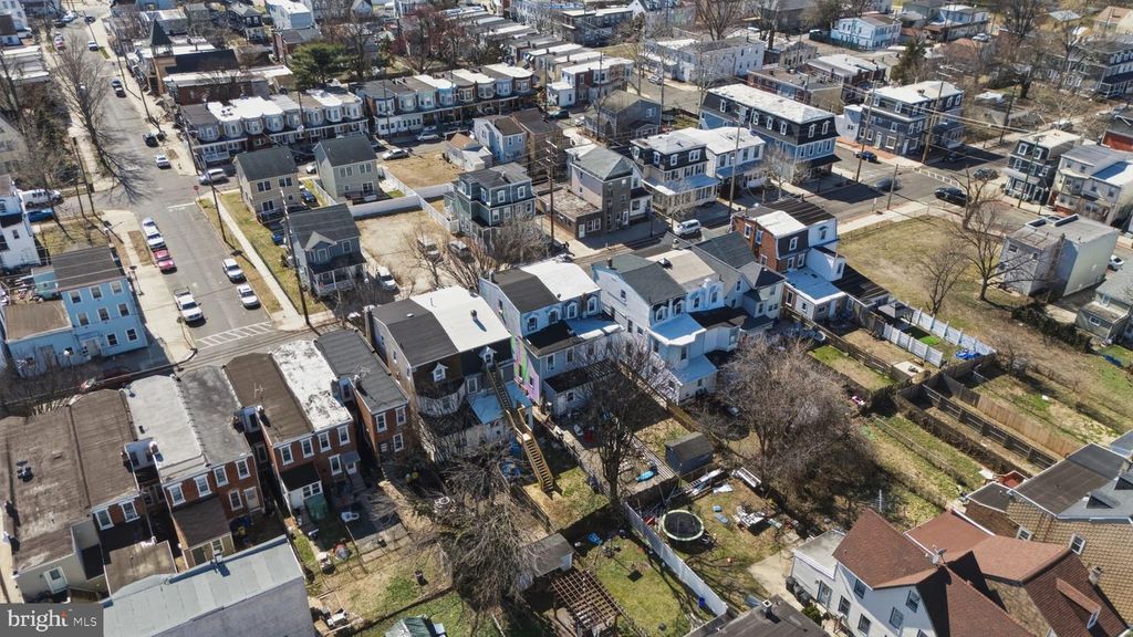 Image 46 of property listing at 323 MARKET ST, Gloucester City, NJ 08030