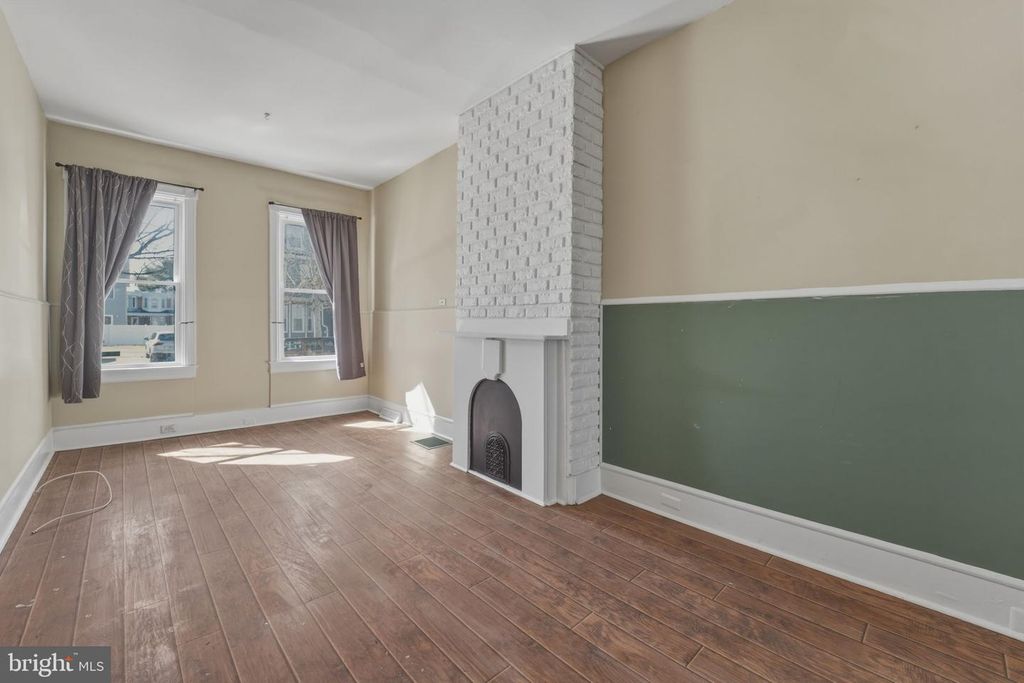 Image 6 of property listing at 323 MARKET ST, Gloucester City, NJ 08030