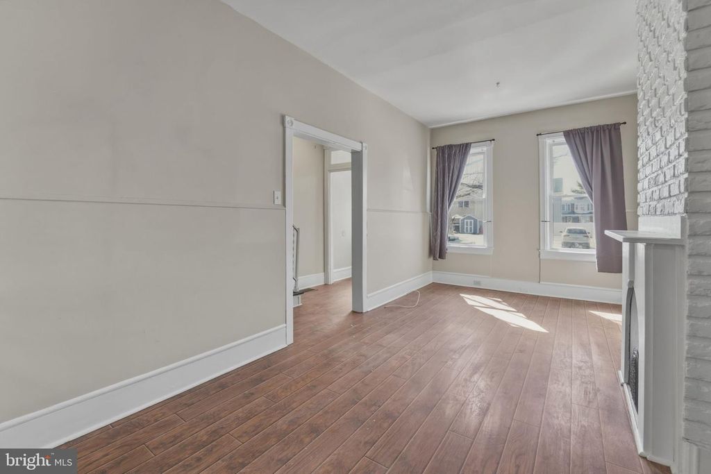 Image 9 of property listing at 323 MARKET ST, Gloucester City, NJ 08030