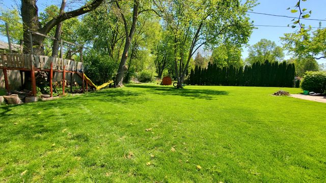 678 Ray Avenue, West Chicago, IL 60185