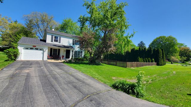 678 Ray Avenue, West Chicago, IL 60185