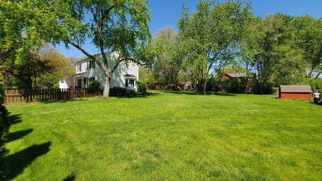 678 Ray Avenue, West Chicago, IL 60185