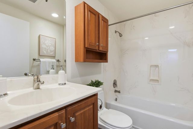 824 Bay Street, Mountain View, CA 94041
