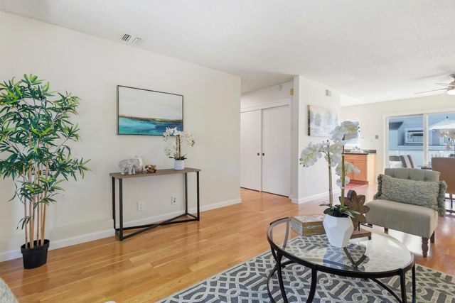 824 Bay Street, Mountain View, CA 94041