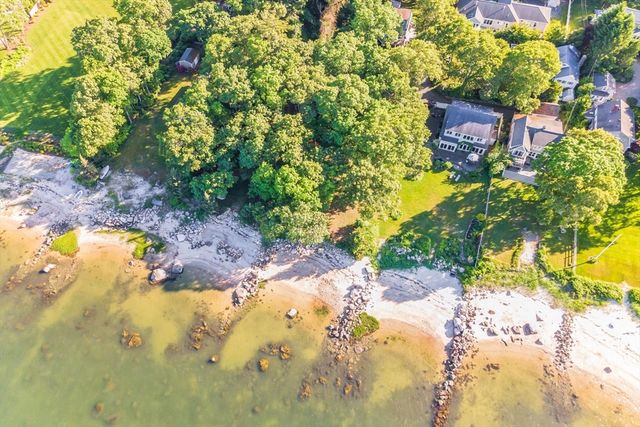16 Spinnaker Ln, Marion, MA 02738