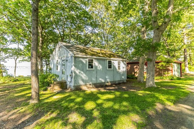 16 Spinnaker Ln, Marion, MA 02738