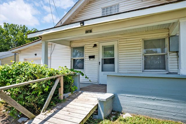 1327 N Marion Avenue, Springfield, MO 65802