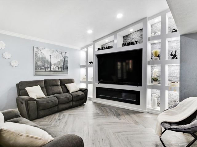 7232 Long Canyon Trail, Dallas, TX 75249