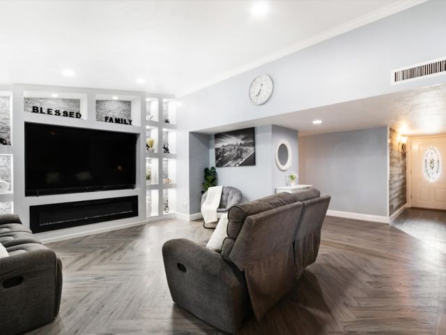 7232 Long Canyon Trail, Dallas, TX 75249