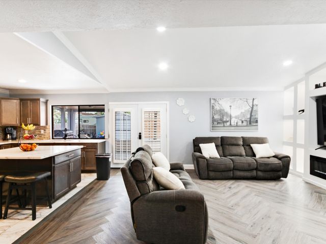 7232 Long Canyon Trail, Dallas, TX 75249