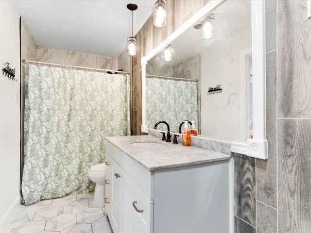 7232 Long Canyon Trail, Dallas, TX 75249