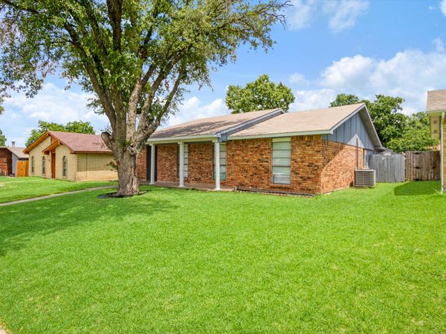 7232 Long Canyon Trail, Dallas, TX 75249