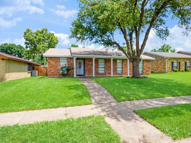 7232 Long Canyon Trail, Dallas, TX 75249