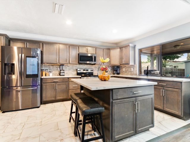 7232 Long Canyon Trail, Dallas, TX 75249