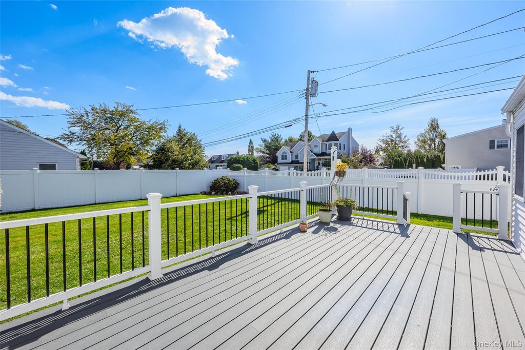 271 Forest Avenue, Massapequa, NY 11758 — photo 2