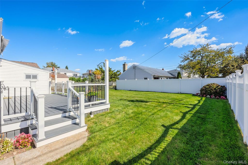 271 Forest Avenue, Massapequa, NY 11758 — photo 3