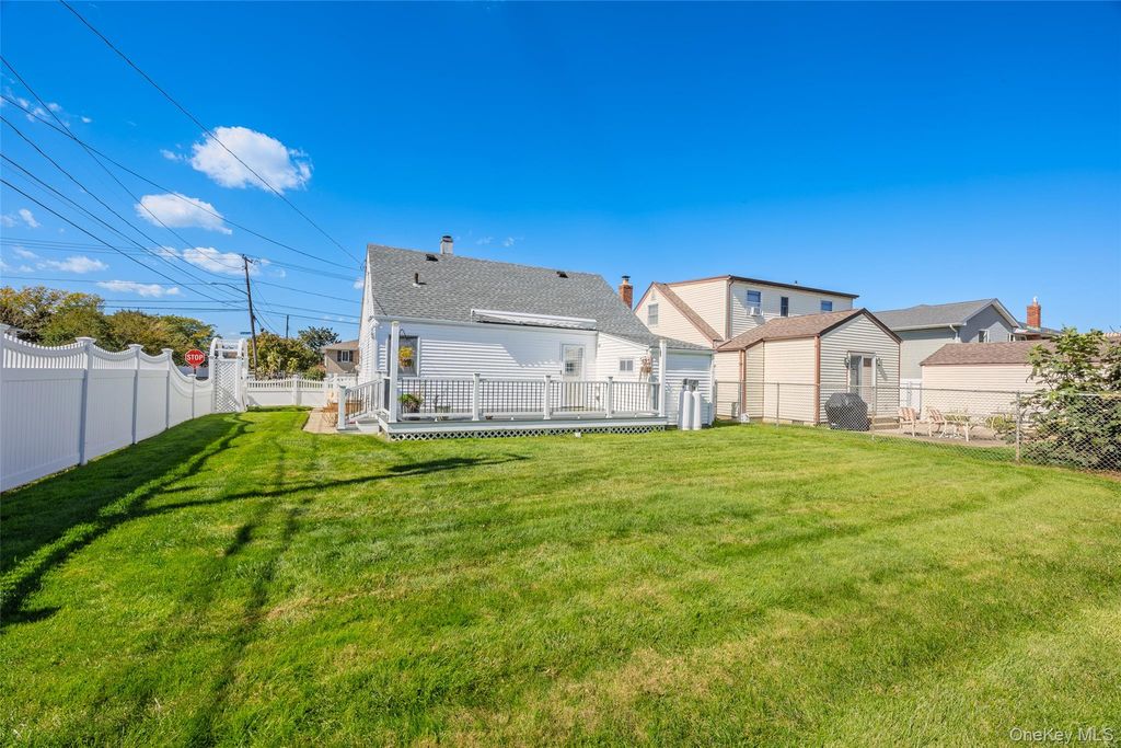 271 Forest Avenue, Massapequa, NY 11758 — photo 5