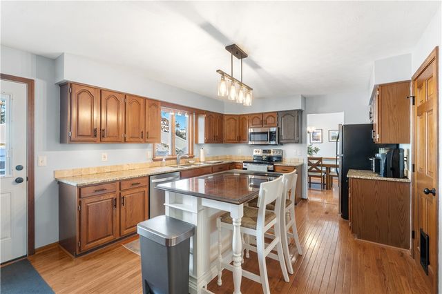 5914 King Hill Drive, Farmington, NY 14425