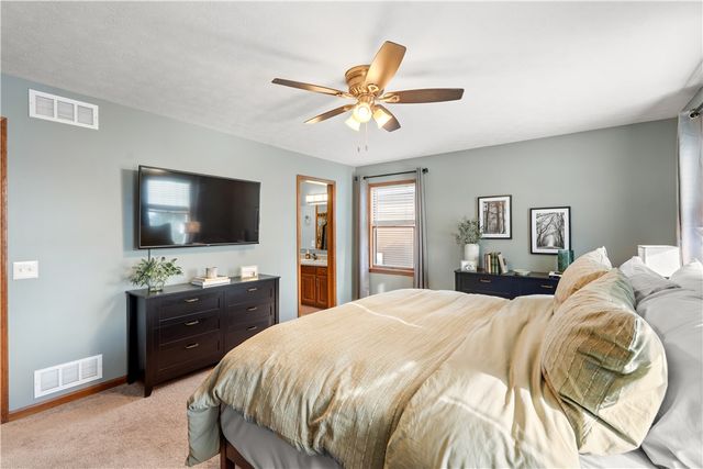 5914 King Hill Drive, Farmington, NY 14425