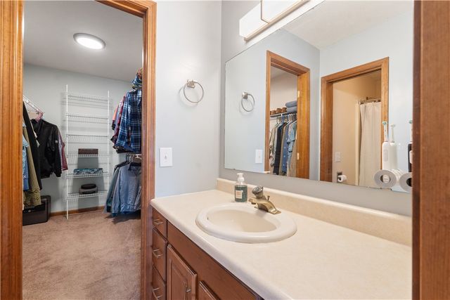 5914 King Hill Drive, Farmington, NY 14425