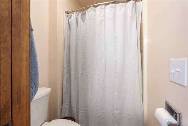 5914 King Hill Drive, Farmington, NY 14425