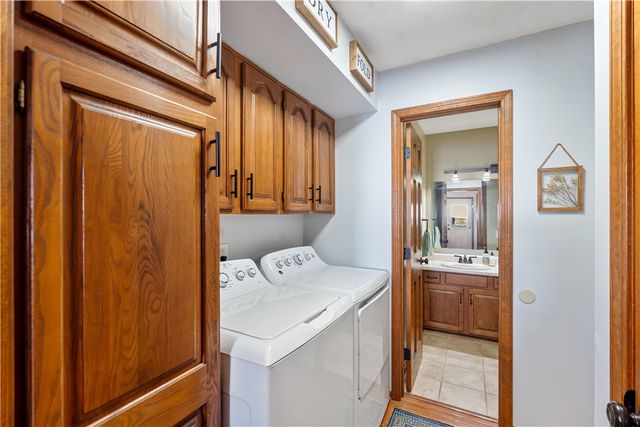 5914 King Hill Drive, Farmington, NY 14425