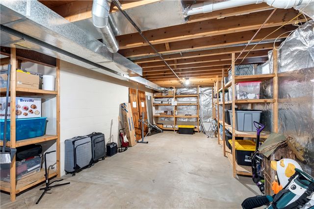 5914 King Hill Drive, Farmington, NY 14425