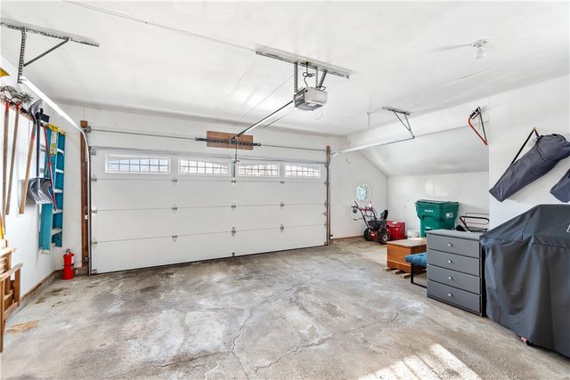 5914 King Hill Drive, Farmington, NY 14425