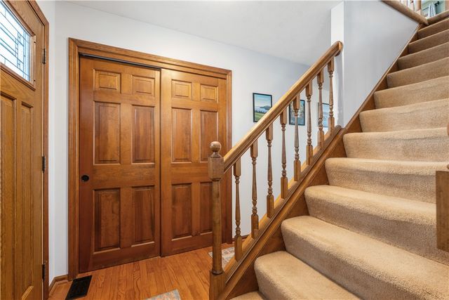 5914 King Hill Drive, Farmington, NY 14425