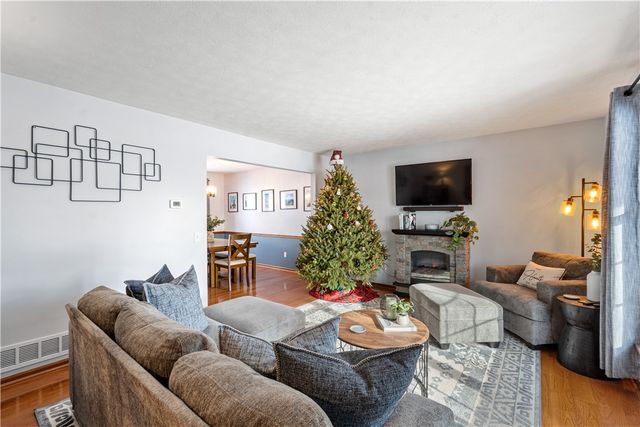 5914 King Hill Drive, Farmington, NY 14425