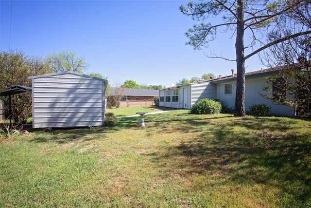 914 Fairview Street, Graham, TX 76450