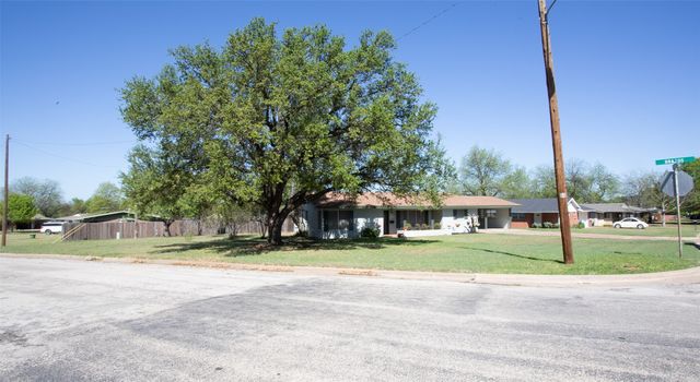 914 Fairview Street, Graham, TX 76450